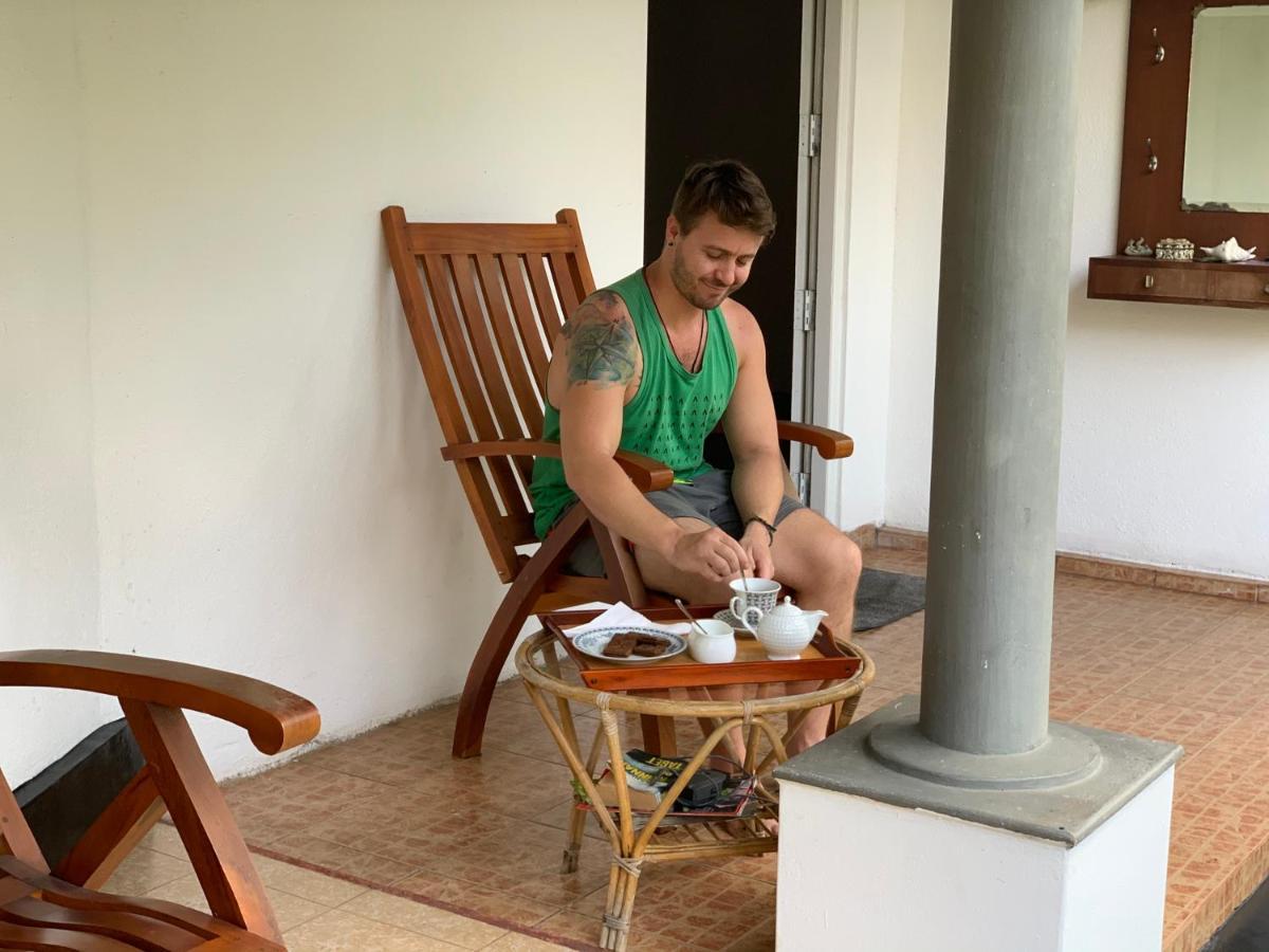 Royal Waves Negombo Otel Dış mekan fotoğraf
